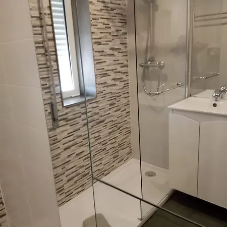 Miramar On View فيلة *