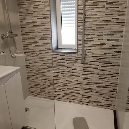 Miramar On View فيلة